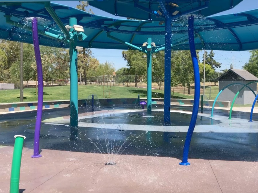Kiwanis Park splash playground in operation